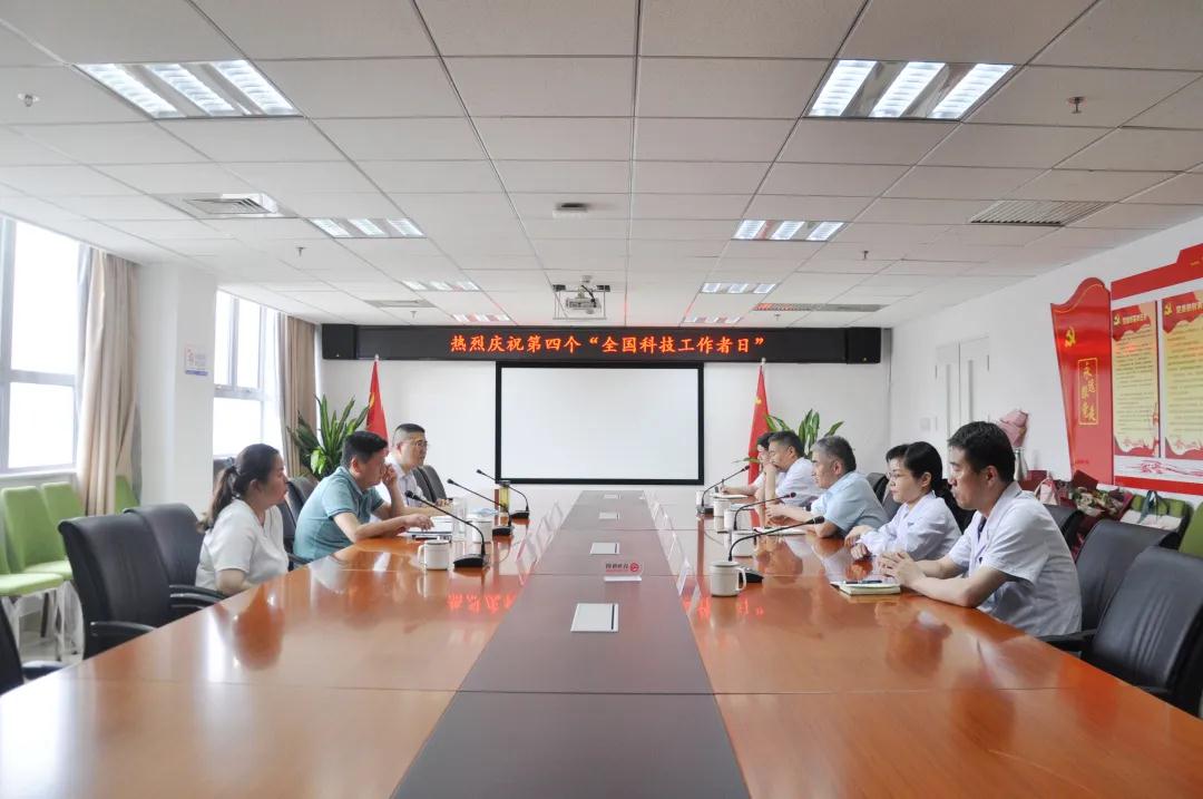 安徽阜陽(yáng)市婦女兒童醫(yī)院：這個(gè)日子，鮮花送給科技工作者！
