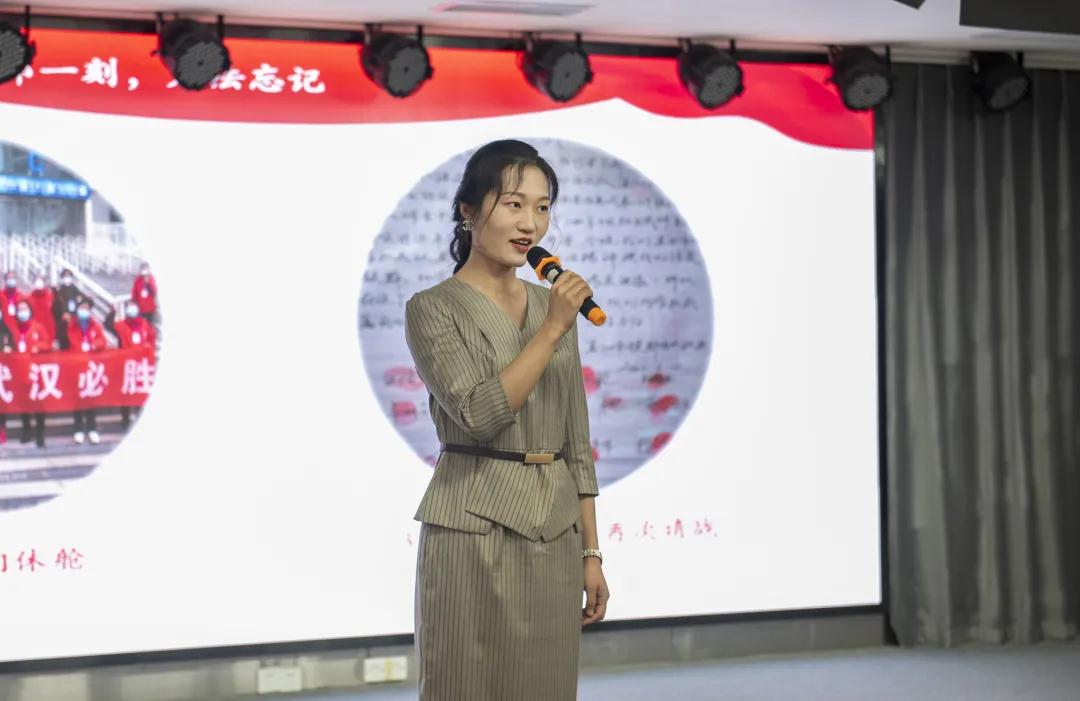 專家有約丨8月29日，上海市復(fù)旦大學(xué)附屬婦產(chǎn)科醫(yī)院宮頸疾病專家謝鋒來院通知
