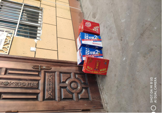 大姐悄悄捐贈(zèng)不留名，疫情無(wú)情人有情