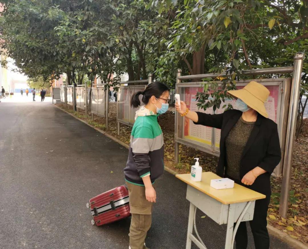 安徽：潁東區(qū)學(xué)生返校復(fù)課 首日實(shí)錄