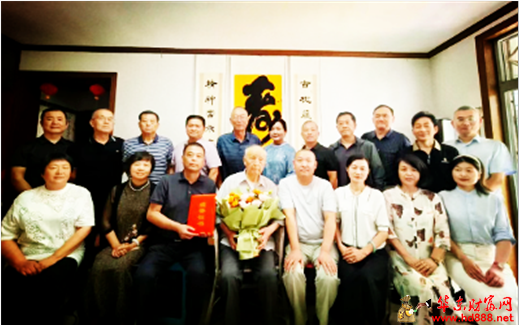 中華詩詞學(xué)會“百歲詩翁”榮譽證書頒發(fā)儀式 暨安徽省詩詞學(xué)會阜陽調(diào)研座談會舉行